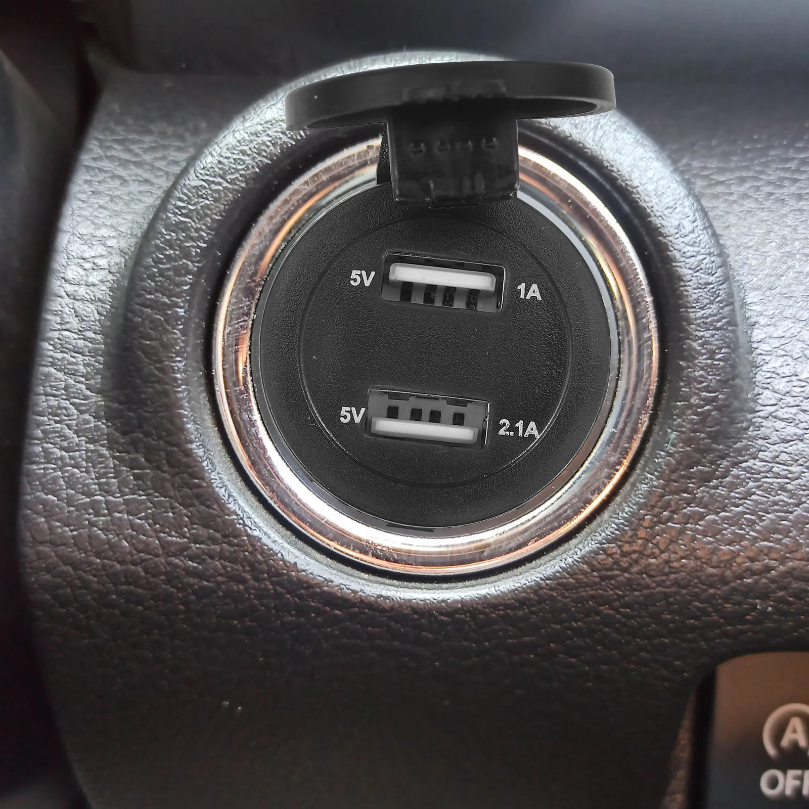 

Motorcycle USB Dual Ports Simultaneous Charging for Devices Sturdy Material Voltage Detection Motorcycle