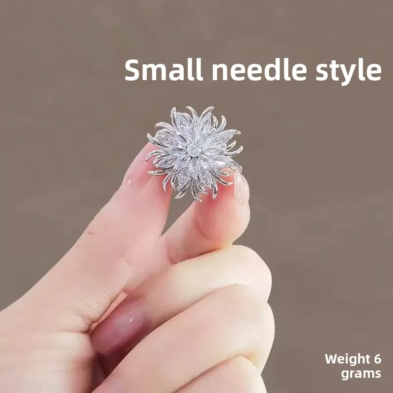 

2025 Minimalist Sunflower Brooch – Elegant Unisex Lapel Pin for Suits & Stylish Outfits