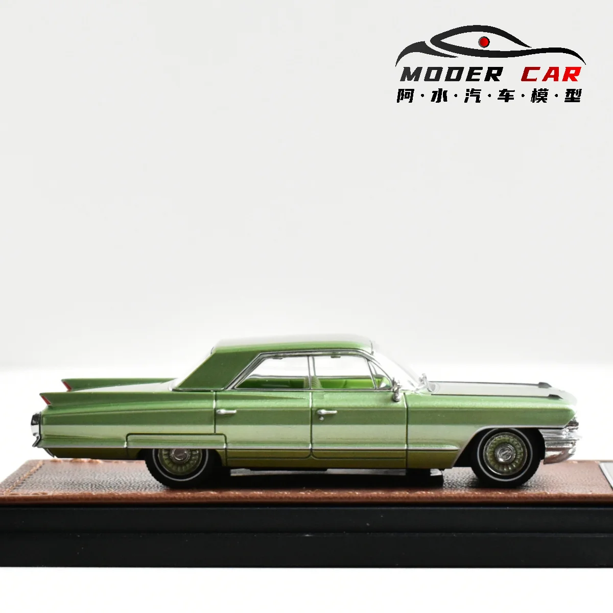 

MK Miniatures MKM 1:64 Collection Deville Diecast Model Car