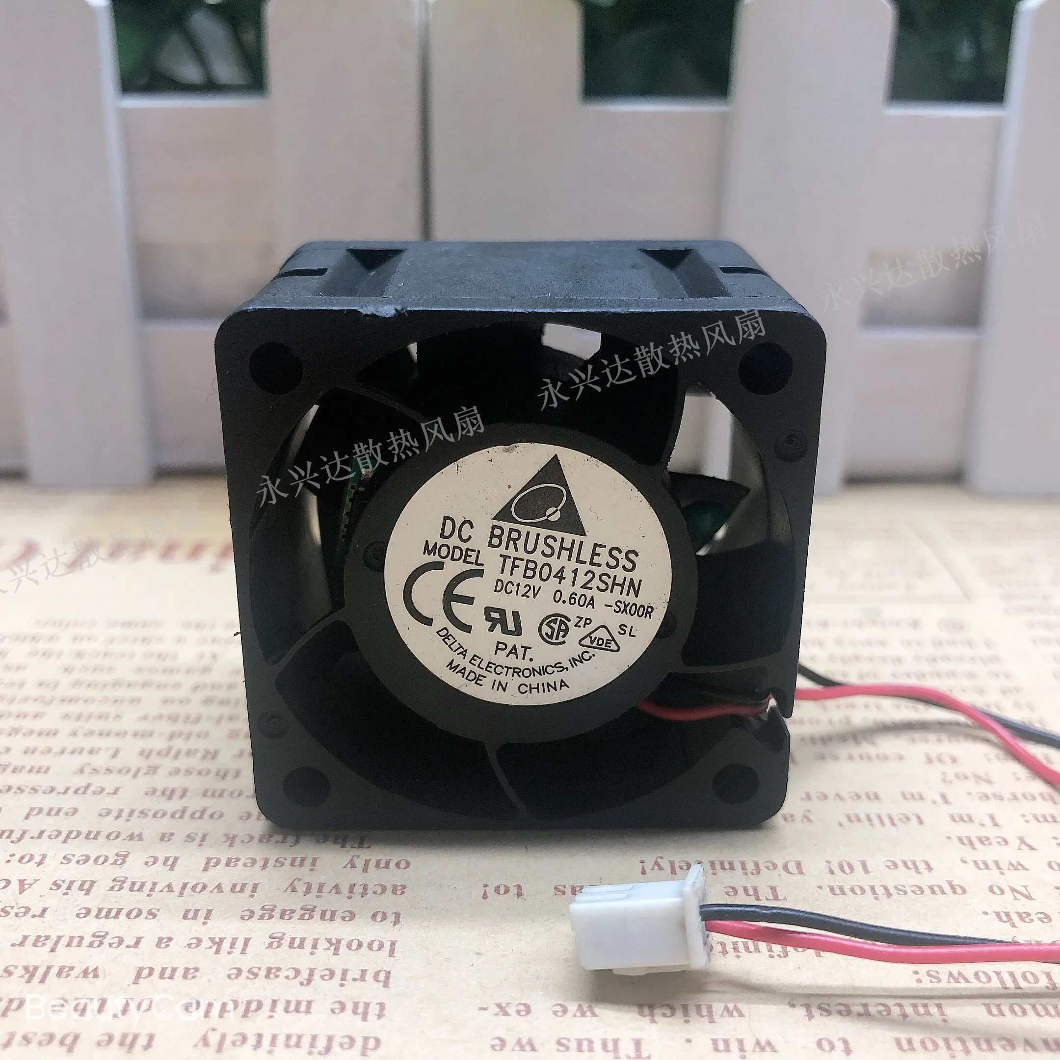 

Delta Electronics TFB0412SHN SX00R DC 12V 0.60A 40x40x28mm 2-Wire Server Cooling Fan