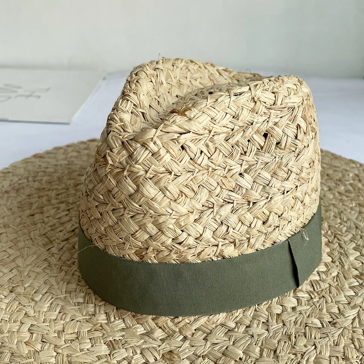 Large brim Jazz top Raffite straw hat Women\'s English retro versatile beach sunscreen hat Hepburn style French lady hat