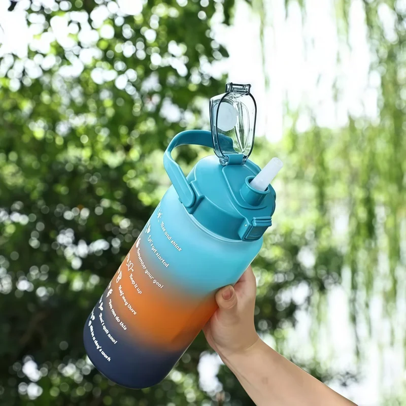 Botella de agua de gran capacidad para exteriores, 2L, taza de plástico, cubierta de rebote, taza de paja portátil a prueba de fugas, marcador de tiempo, botellas de gimnasio con gradiente