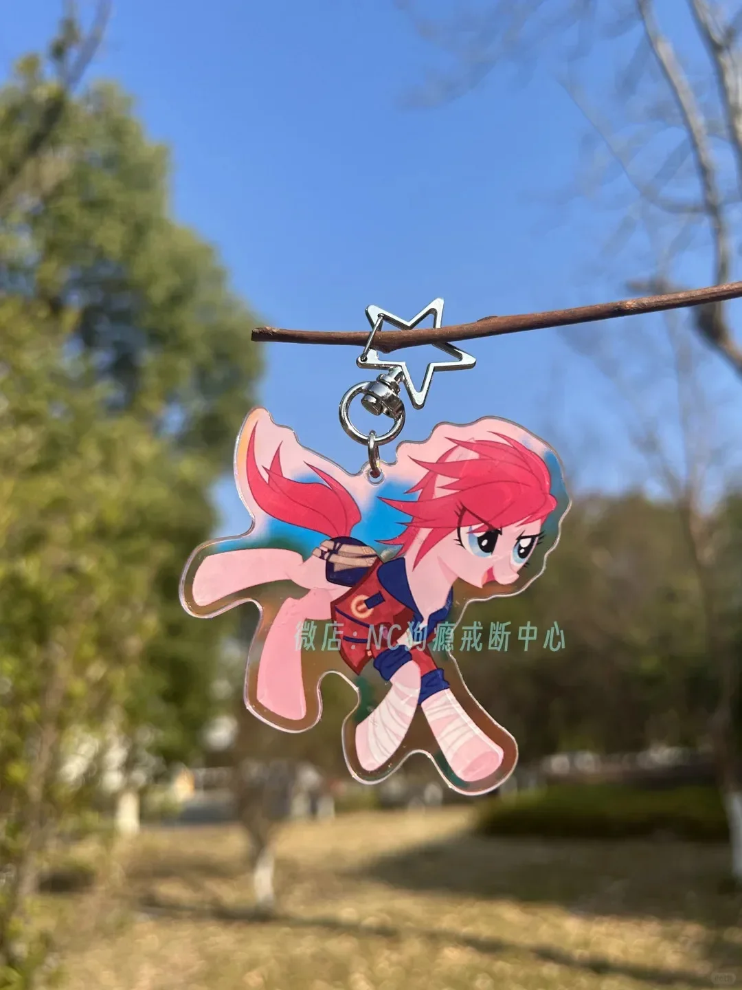 Jinx Anime Keychain Women Arcane Acrylic Key Chain Man Caitlyn Key Ring Pendant European Ornament Accessories Friend Gift