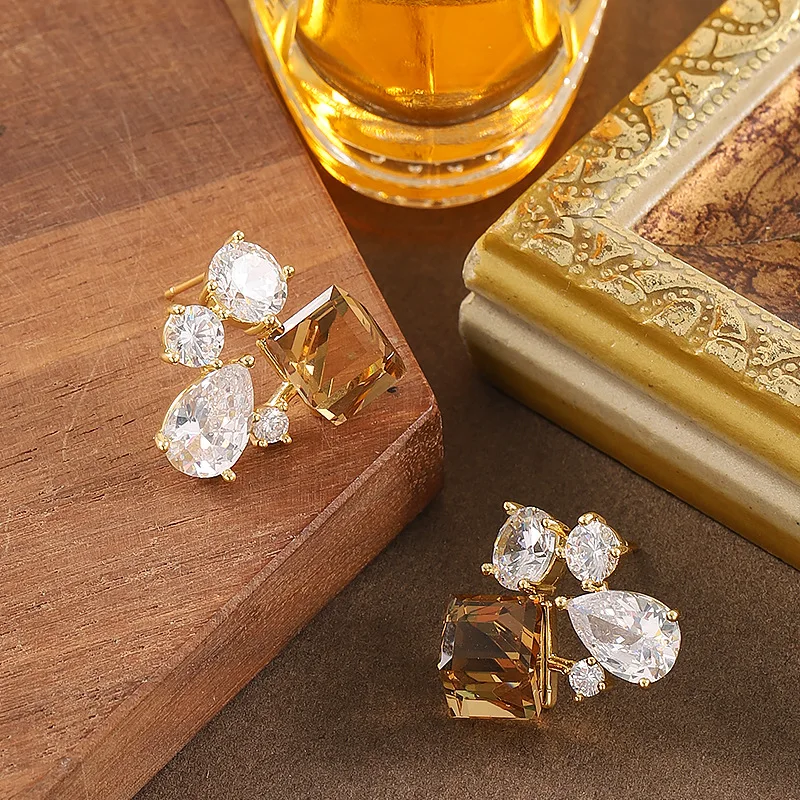 Light luxury, exquisite and casual style three-dimensional square crystal zircon stud earrings niche personalized earrings