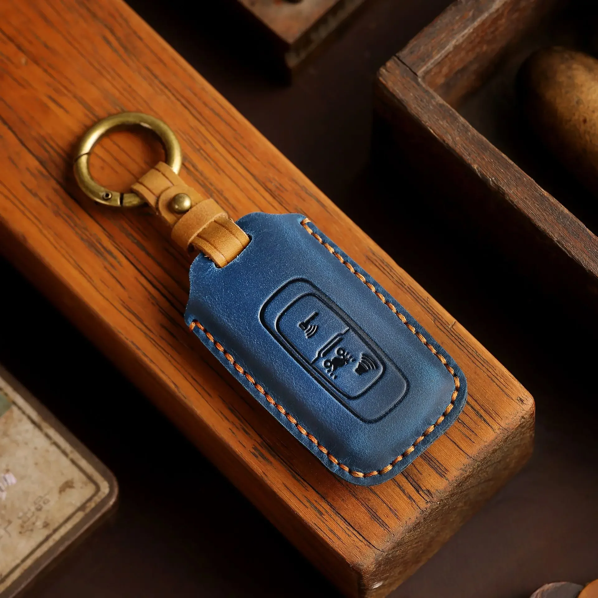 

leather car key cover keychain holder case protector for Honda PCX160 VISION SH350 160 PCX 125 Switch 150 ADV Wrench 350 remote