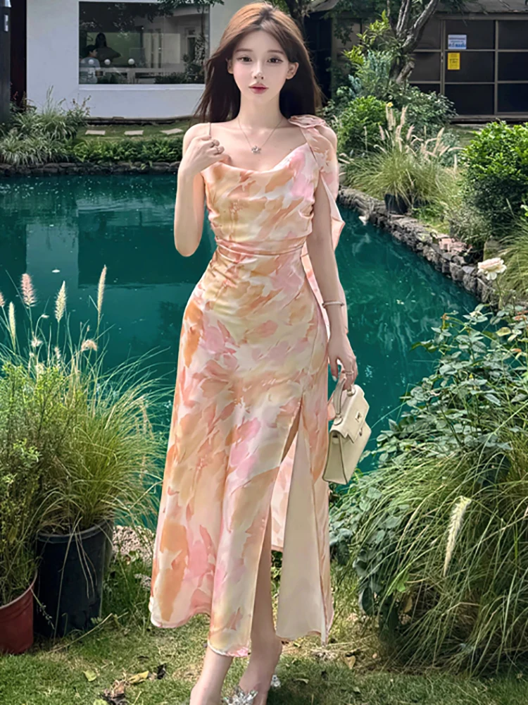 Damen Rosa Acetat-Satin Bedrucktes Schickes Rüschen-Trägerkleid Langes Sommerkleid Eleganter Strandstil 2026 Neues Koreanisches Einteiliges Kleid