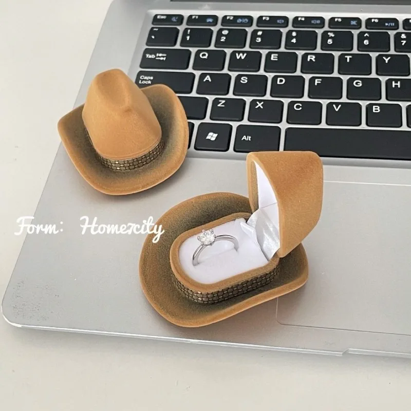 Scatola creativa per anelli a forma di cappello da cowboy Scatola per esposizione di gioielli in velluto Confezione di gioielli Confezione regalo per San Valentino Confezione regalo per proposta a sorpresa