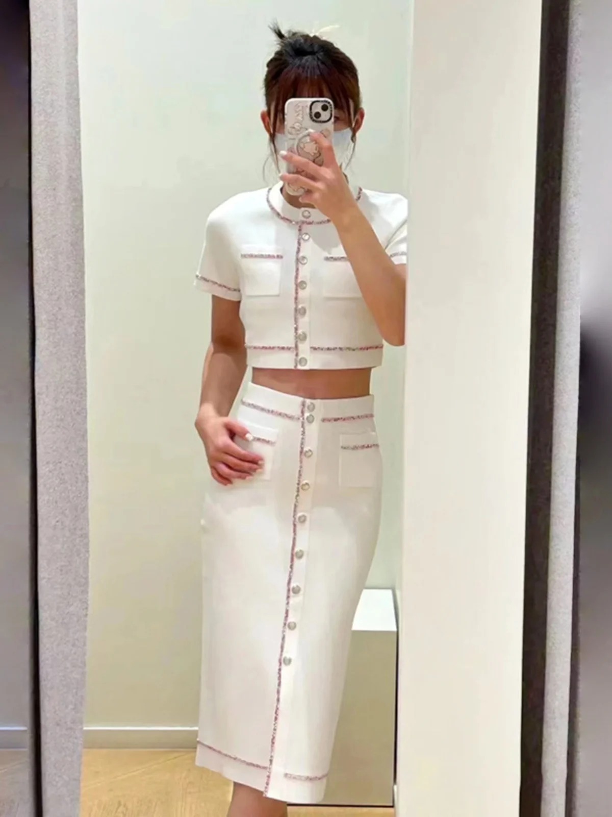 

Early Spring round Ne Knitted Sweater with Diamond Trim Slim Fit Skirt Set Women's Faion Ele Sle Tee-qua...
