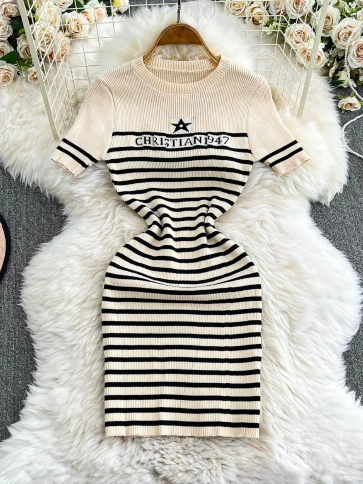 Foamlina Black White Strip Lucky Five Pointed Star Dress Women's 2024 Fall Winter Elastic Slim Fit Short Sleeve Knit Dress