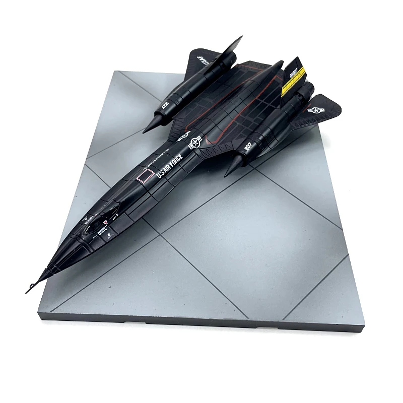 Diecast 1:144 Scale US SR-71 Blackbird Reconnaissance Aircraft Simulation Alloy Fighter Model Toy Airplane For Collectible Gift