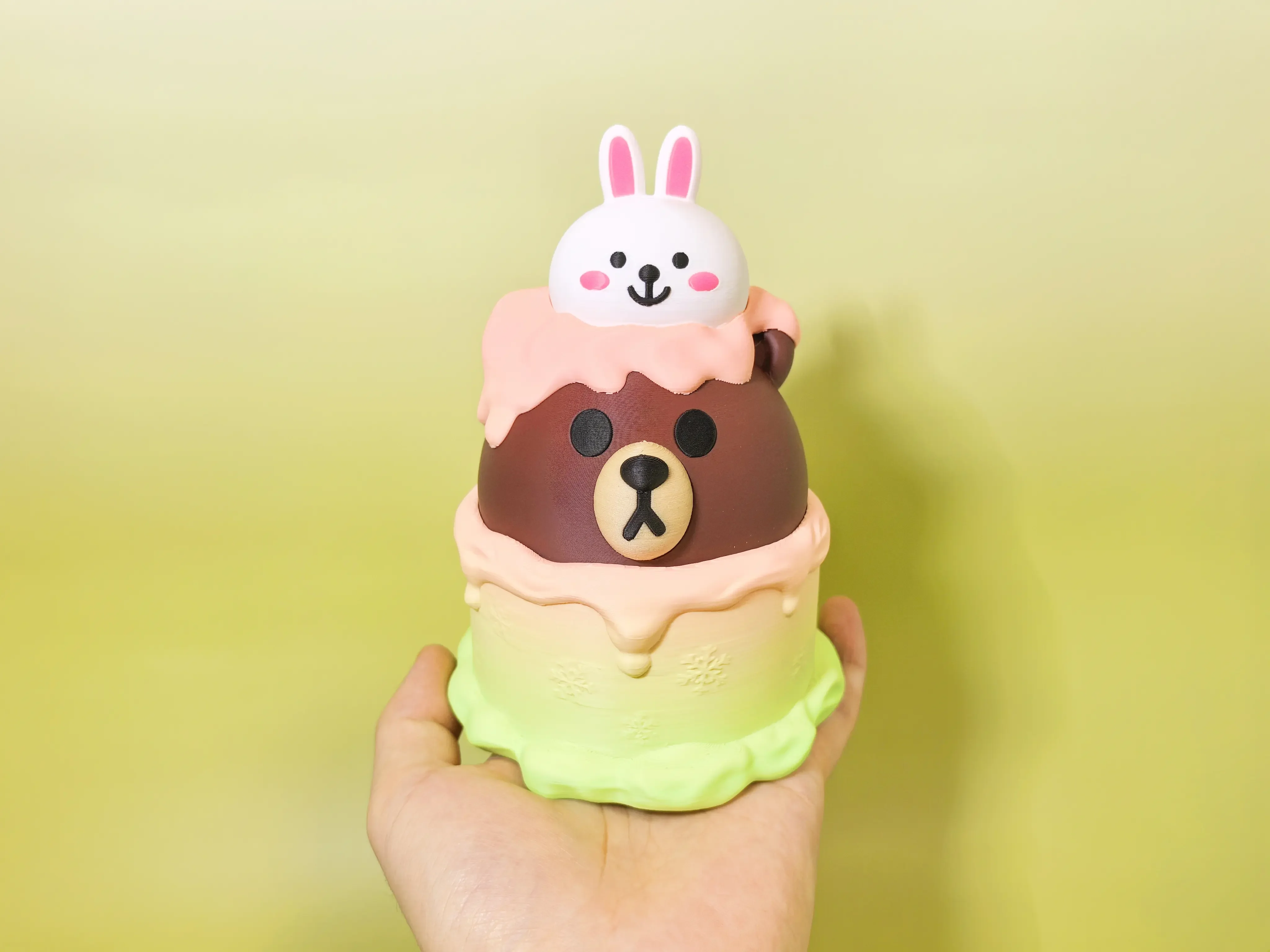 

Brown Bear Cake Storage Box