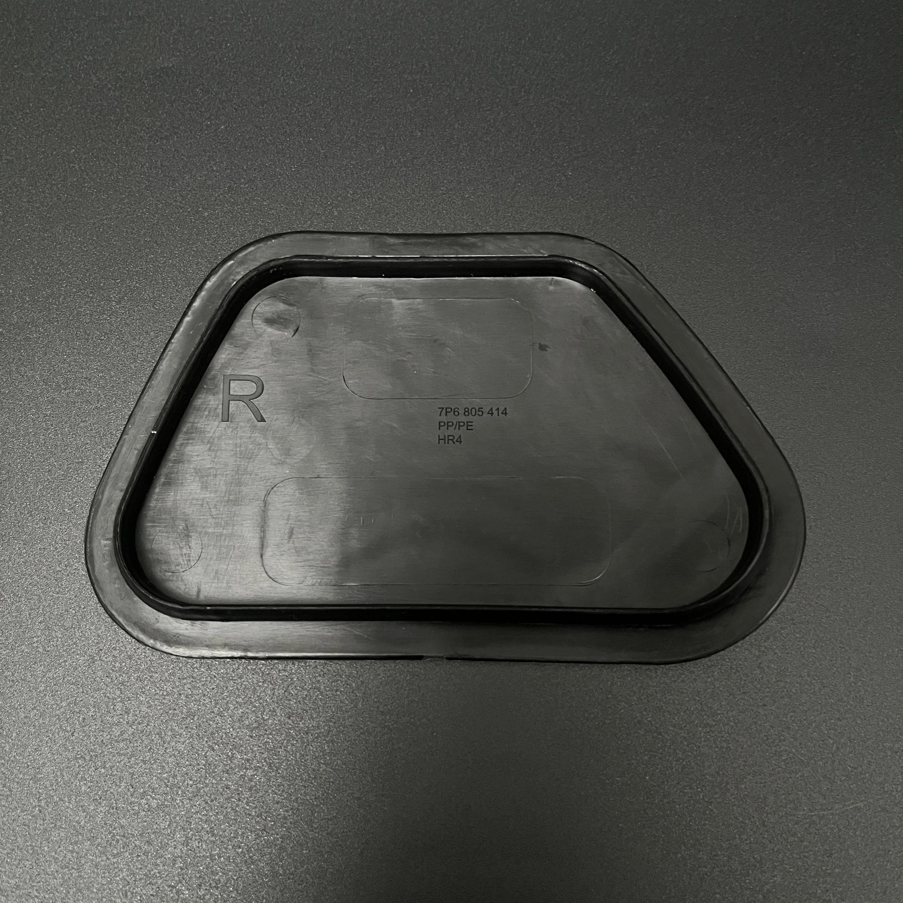 Linke oder rechte Kotflügelverlängerungsabdeckung 7P6805413 7P6805414 für VW Touareg 2011 2012 2013 2014 2015 2016 2017 – Detail 5