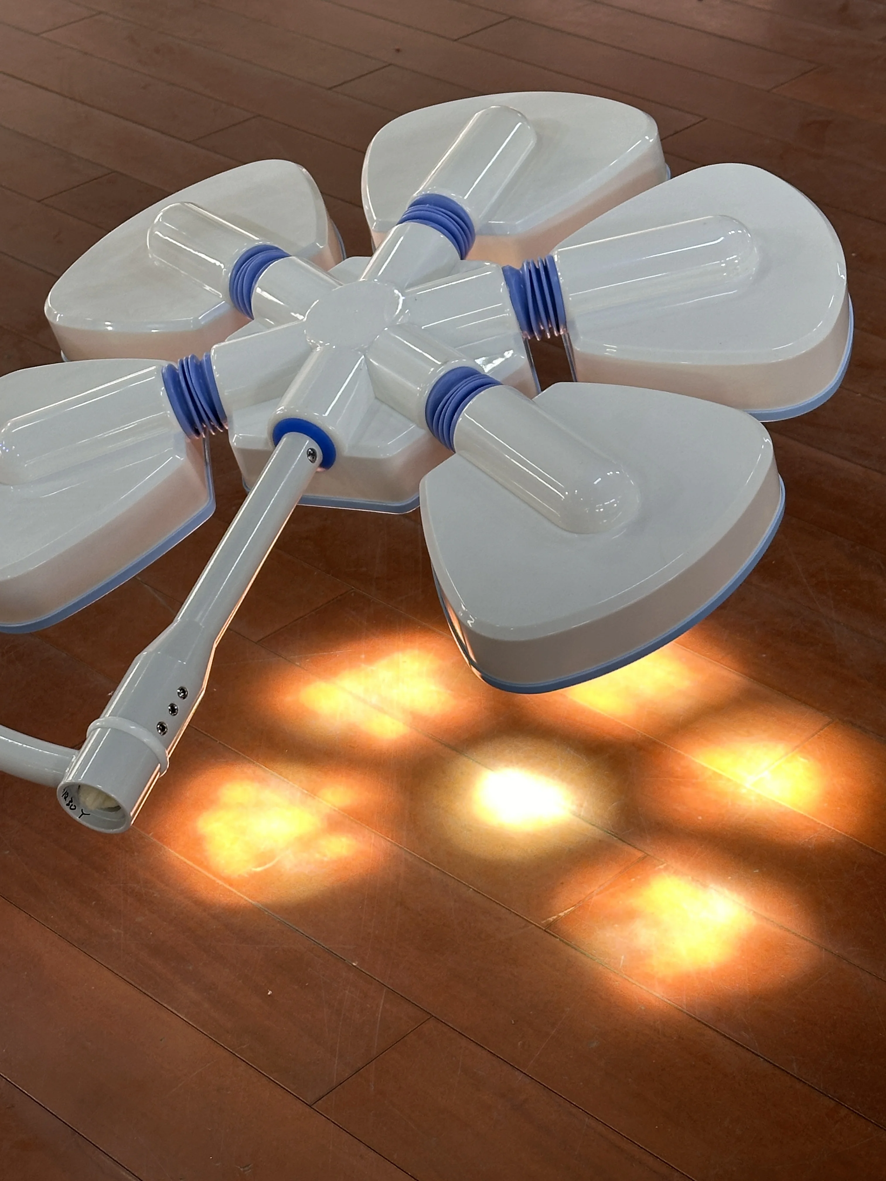 LED Surgical Light, 5 Petal Shadowless Operating Lamp, 160-280mm Spot, Portable Medical Inspection Lamp for Veterinary