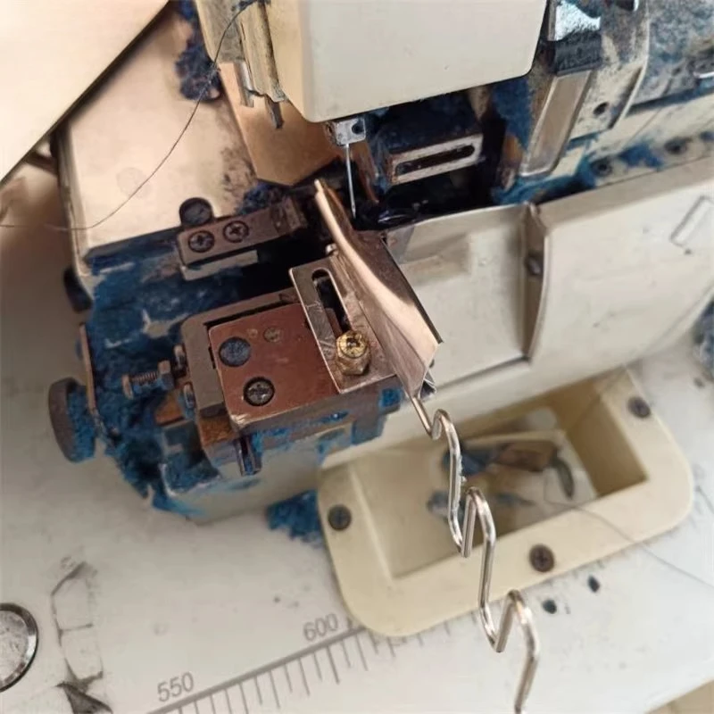 

Трубка для вытягивания ленты оверлока, скрытая нить, 747, 700