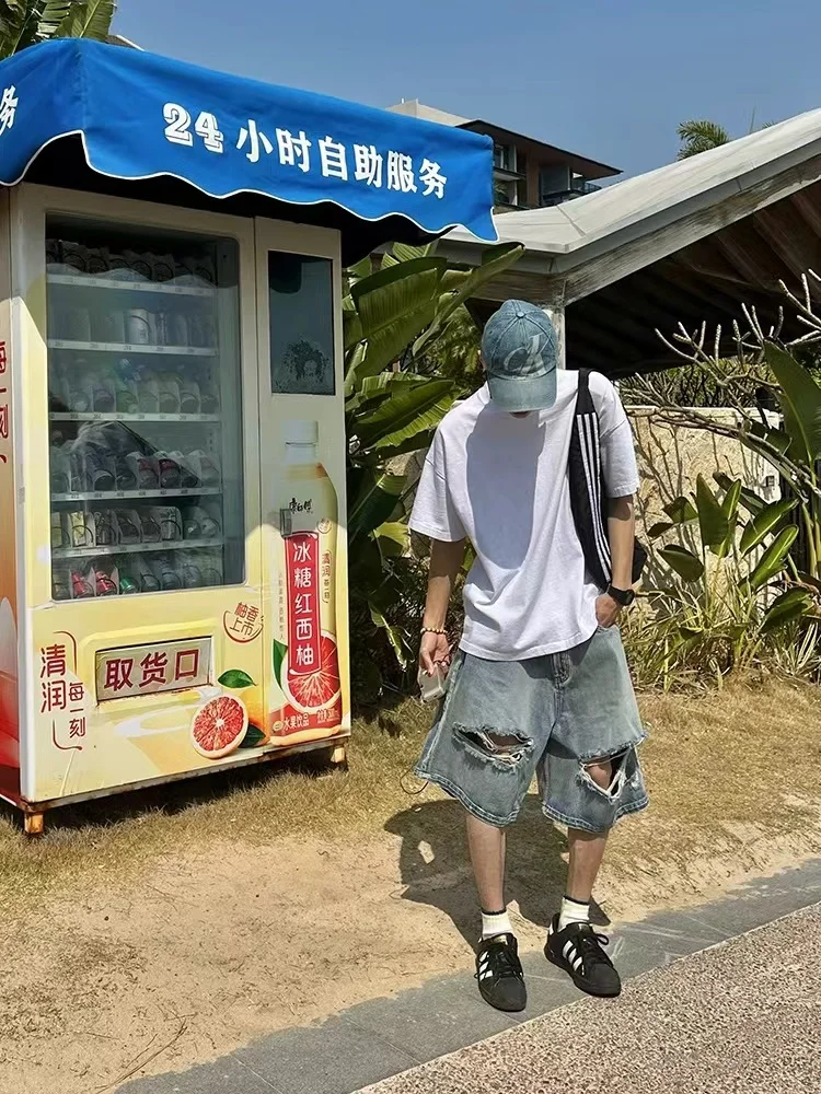 

American Style Vintage Hole Denim Shorts Men Summer Straight Street Hiphop Loose Wide Leg Five Parts Pants Jeans Shorts