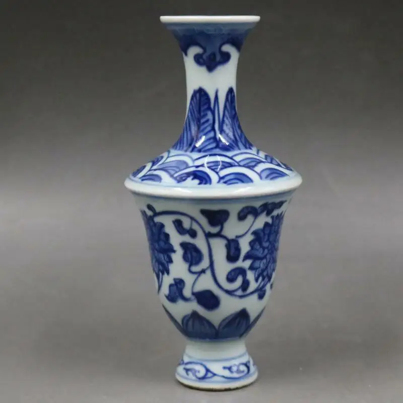 Chinese Blue and White Porcelain Qing Qianlong Lotus Design Vase
