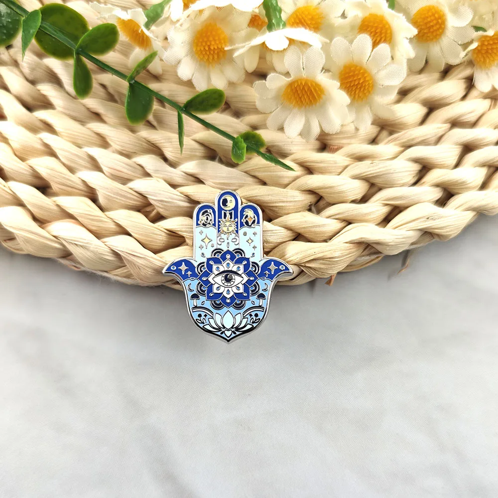 Hamsa Hand von Fatima Emaille-Pins für Frauen, Böses Auge Mandala Broschen, Mystische Mond-Sonne Anstecknadeln, Hexenschmuck Geschenk – Detail 7