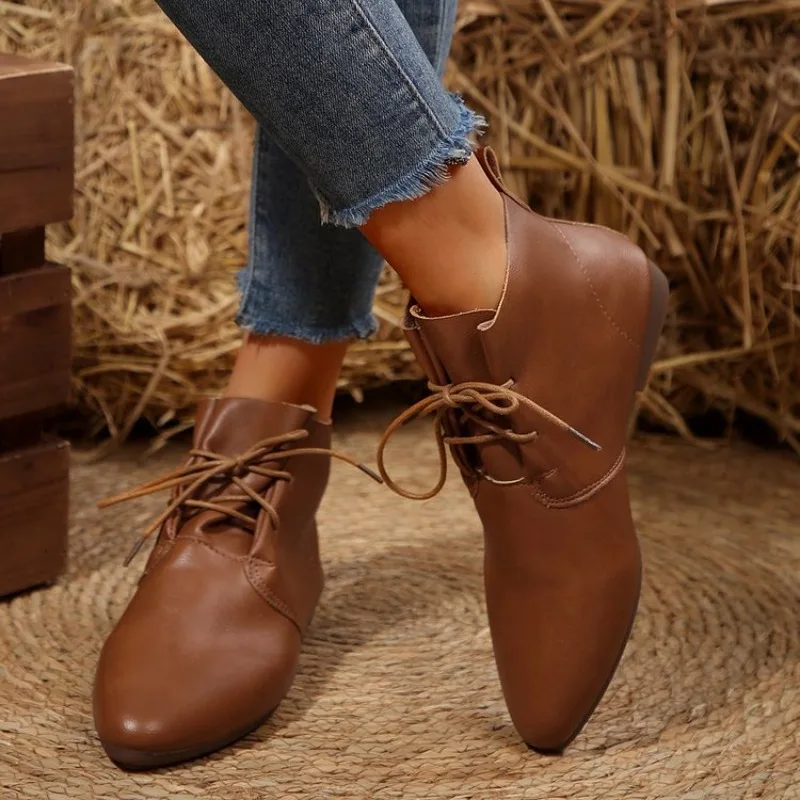 

Women's Ankle Boots Solid Color Leather 2025 Autumn Fashion Pointed Toe Lace-up Flat Boots for Women Casual Retro Sewing Shoes