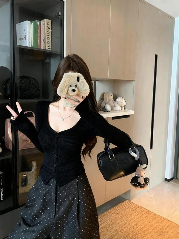 Slim Fit Long Sleeve V-Neck T-Shirt Women's Base Layer Shirt Korean Style Button Detail Bell Sleeve Casual Wear Short Length