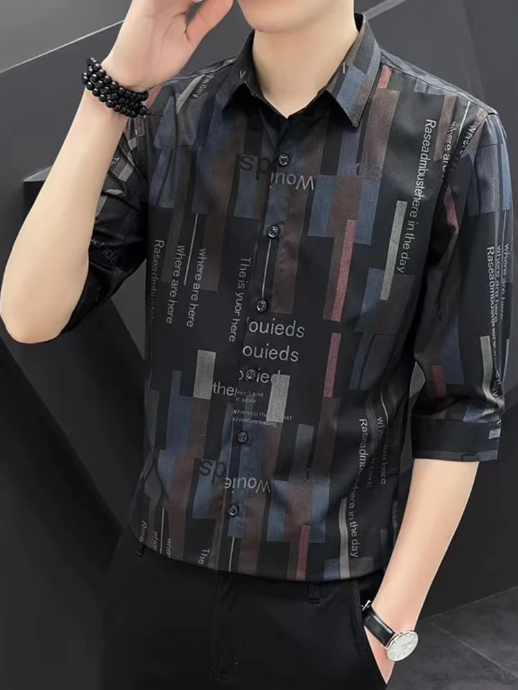 

Men's Short Sleeve Shirt Summer 2023 New Style Thin Ice Silk Fashion Seamless No Ironing Seven Sleeve Men's Shirt Stripe Pattern