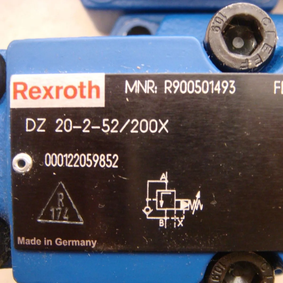 

Pilot operated sequential valve DZ10-2-5X/50YM pilot hydraulic valve