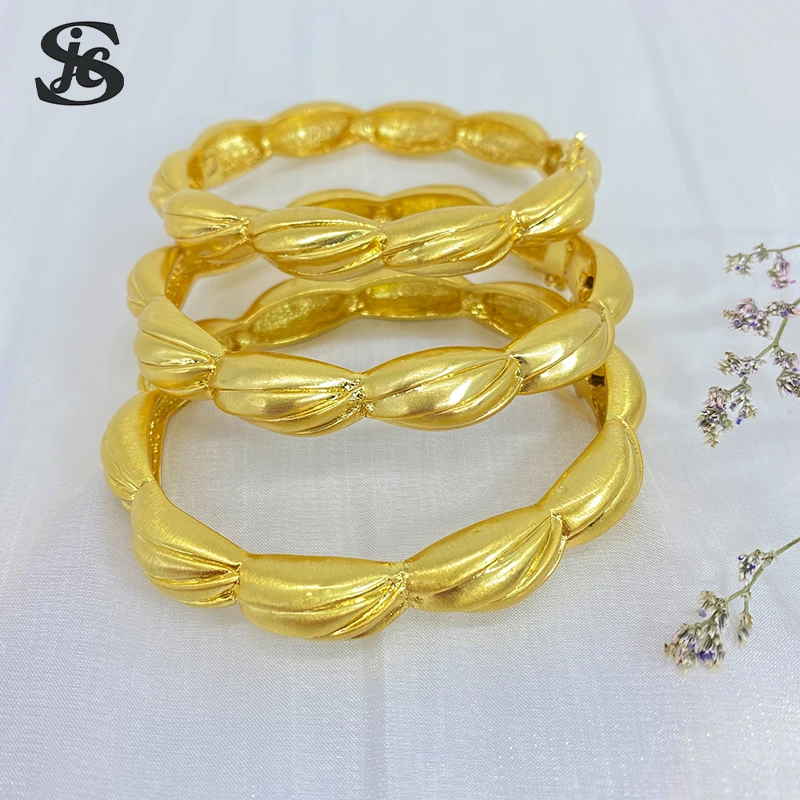 

Fashion Jewelry Dubai Luxury New Design Gold Plated Spiral Cuff Bracelet For Women Wedding Party Anniversary Gift