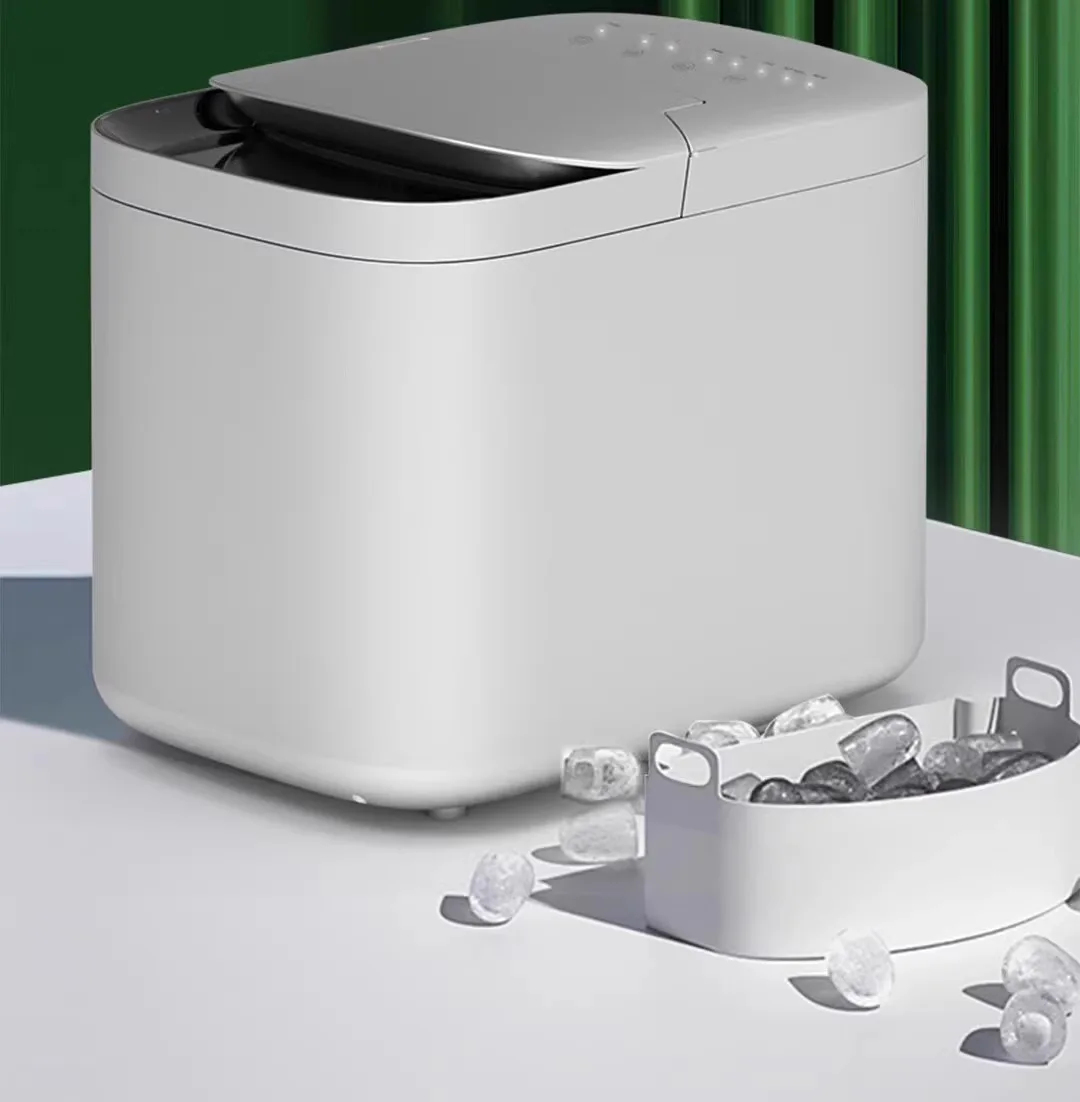 

Ice machine household small dormitory ice cube making machine