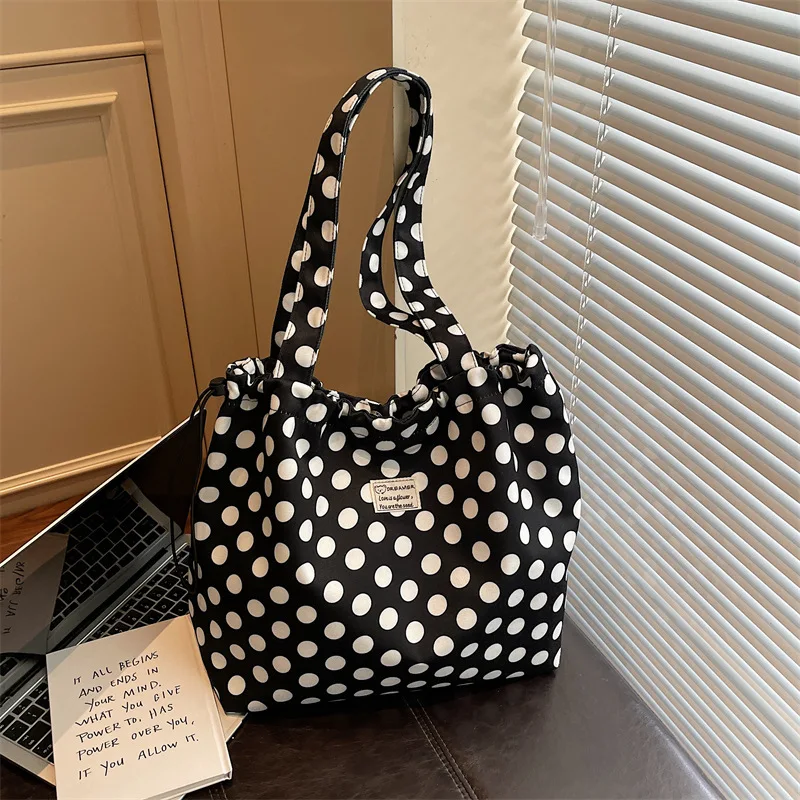 

New Fashion Dot Canvas Shoulder Bag for Women Ins Trendy Casual Minimalist Commuting Bag Fashionable and Versatile Tote Bags
