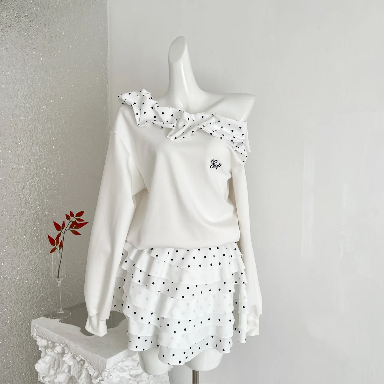 

Spring Japanese Elegant 2 Piece Sets Women Polka dots Irregular Design Tops + Pleated Skirt Female Chic Korean Popular Clothes