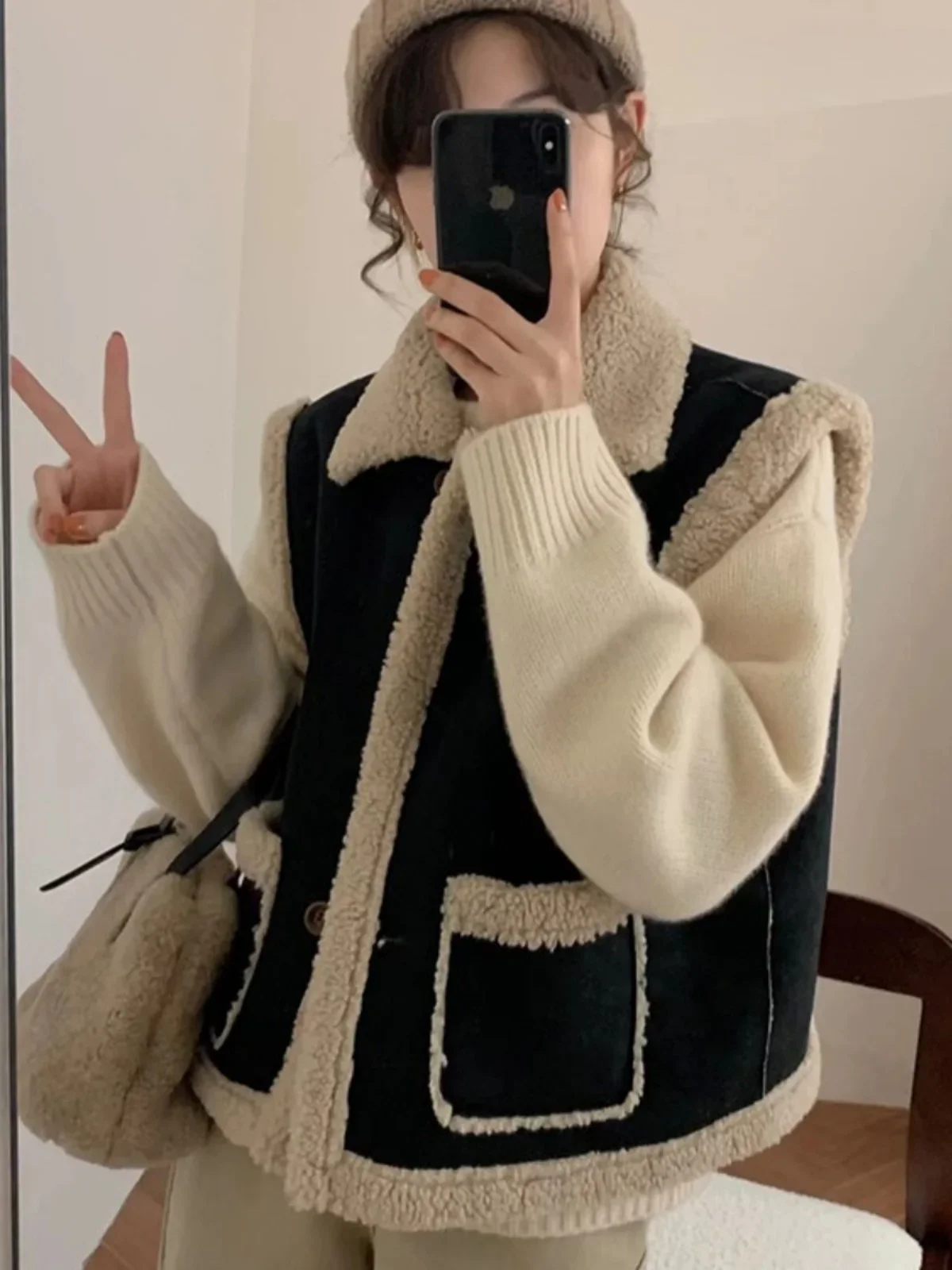 2024 High-grade Fur Lamb Wool Vest Women Autumn and Winter Fur Integrated Short Outerwear New Vest Jacket