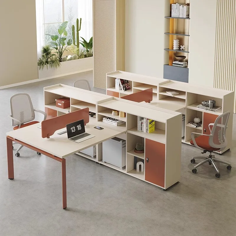 

Комбинация офисного стола и стула. Простая современная офисная мебель. Сиденье для персонала. Офисное сиденье для финансов на четыре человека. Стол для персонала.