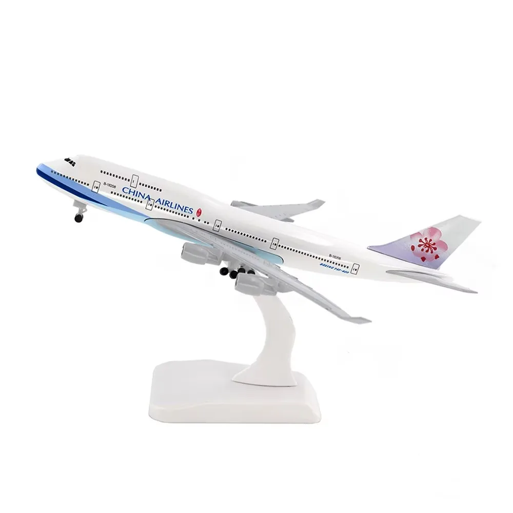 

20cm Alloy B747 China Taiwan Airlines Aircraft Model 747 Die-cast Aircraft Model With Wheels Landing Gear Collections or Gifts