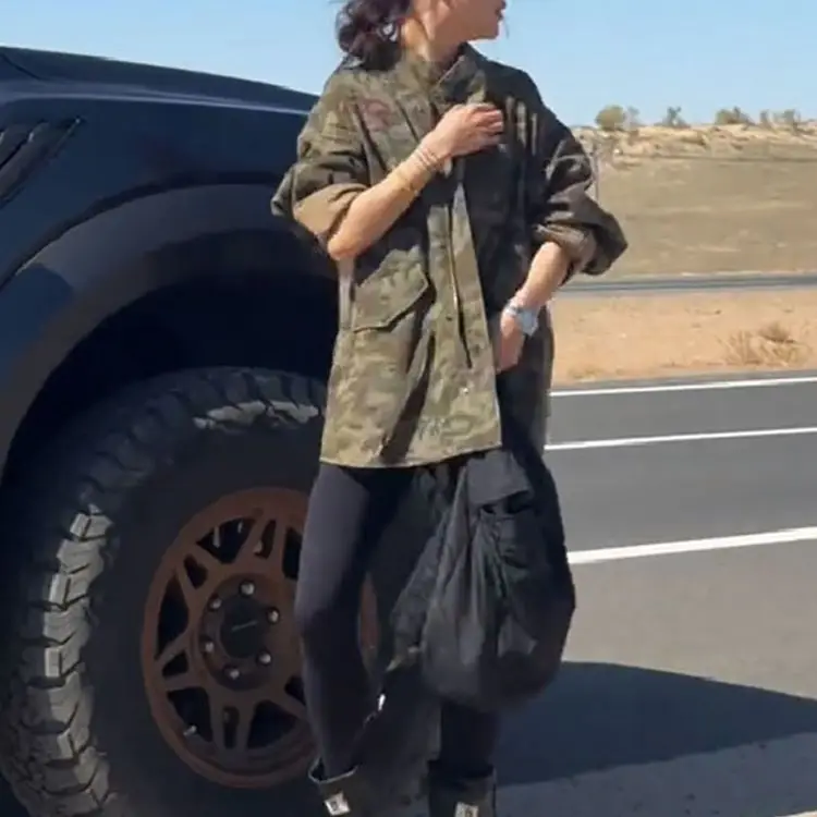 Brauner Trenchcoat für Damen, verlängert, trocken, für College-Frauen, Senioren, unterhalb des Knies, Frühlings-Herbst-Schönheitsösen, strukturierte Schichten