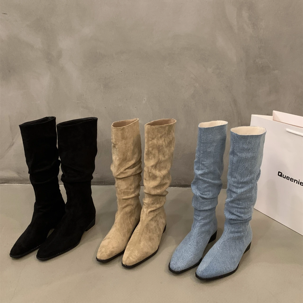 Kobiety Kolano Wysokie Buty Jesień Zima Buty Damskie Moda Wsuwane Fałdy Niski Obcas Spiczaste Palce Długie Buty Botas De Mujer D81