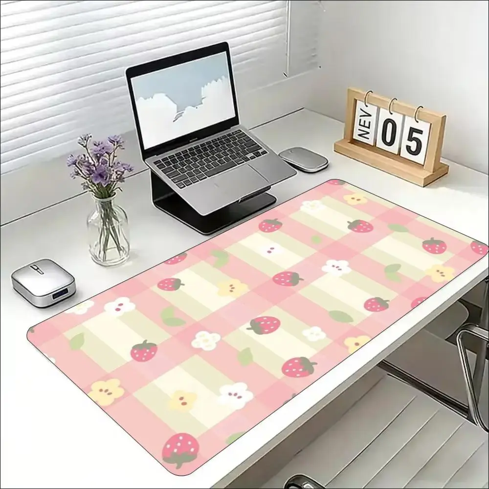 Sweet Strawberry Plaid Large Extended Gaming Mouse Pad Non Slip Desk Mat Fruit Keyboard Mousepad For Laptop Desktop Office Setup