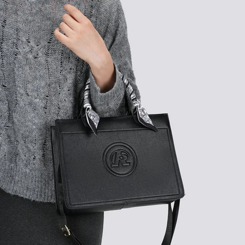 

High-End Women's Tote Bag Crafted From Stream-Printed Leather Featuring Trendy Famous Neat Look​
