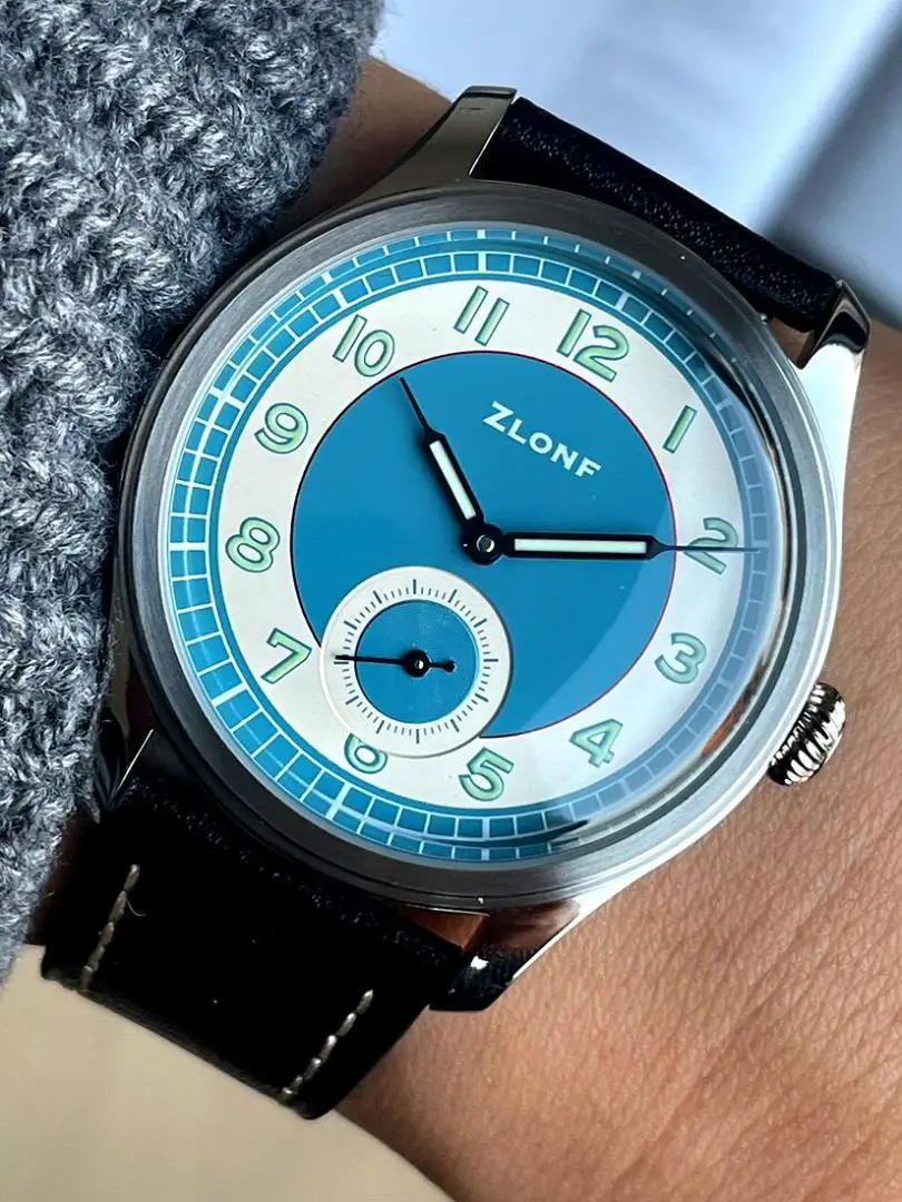 Vintage Men's Watch, Blue Dial, 38mm Diameter, Hand-Wound Mechanical Movement, Water Resistant