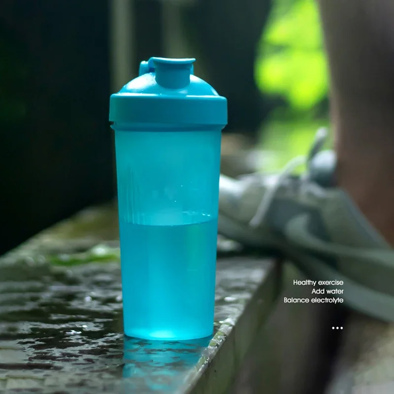 Out Door Sport Shaker Bottles Bodybuilding Whey Protein Powder Mixer Bottle Portable Flip Cover Water Bottles Plastic Drink Cup