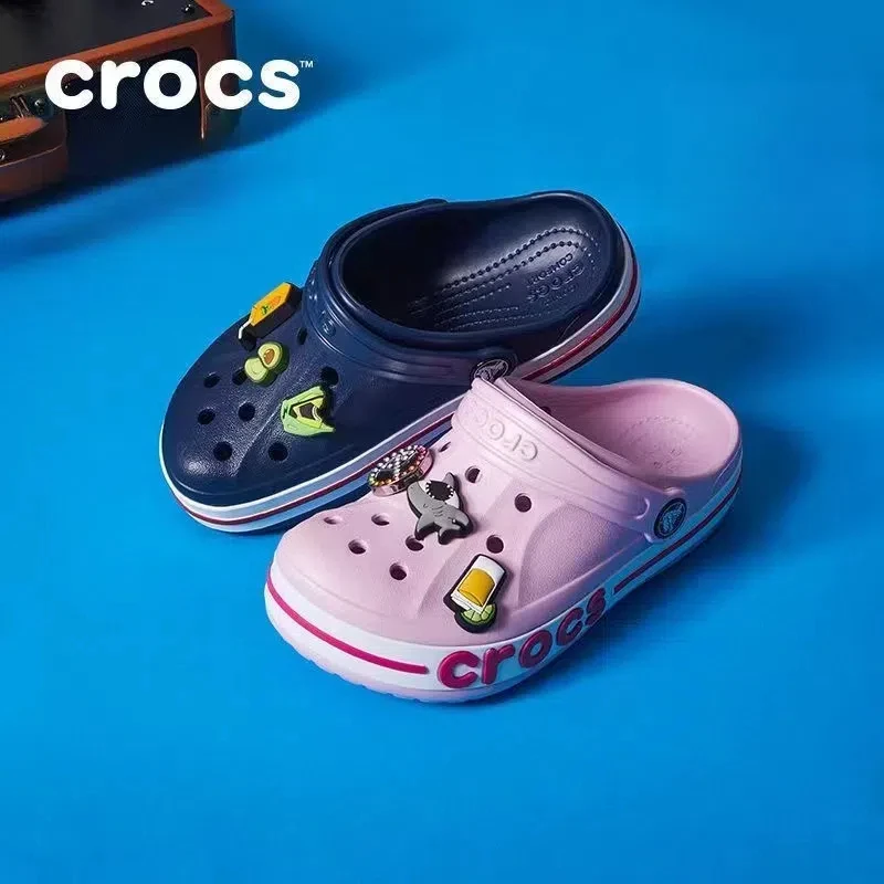 Оригинальные классические сабо Crocs, милые сандалии для девочек и мальчиков, детские тапочки, кавайная детская обувь с отверстиями, нескользящая пляжная домашняя обувь, подарок