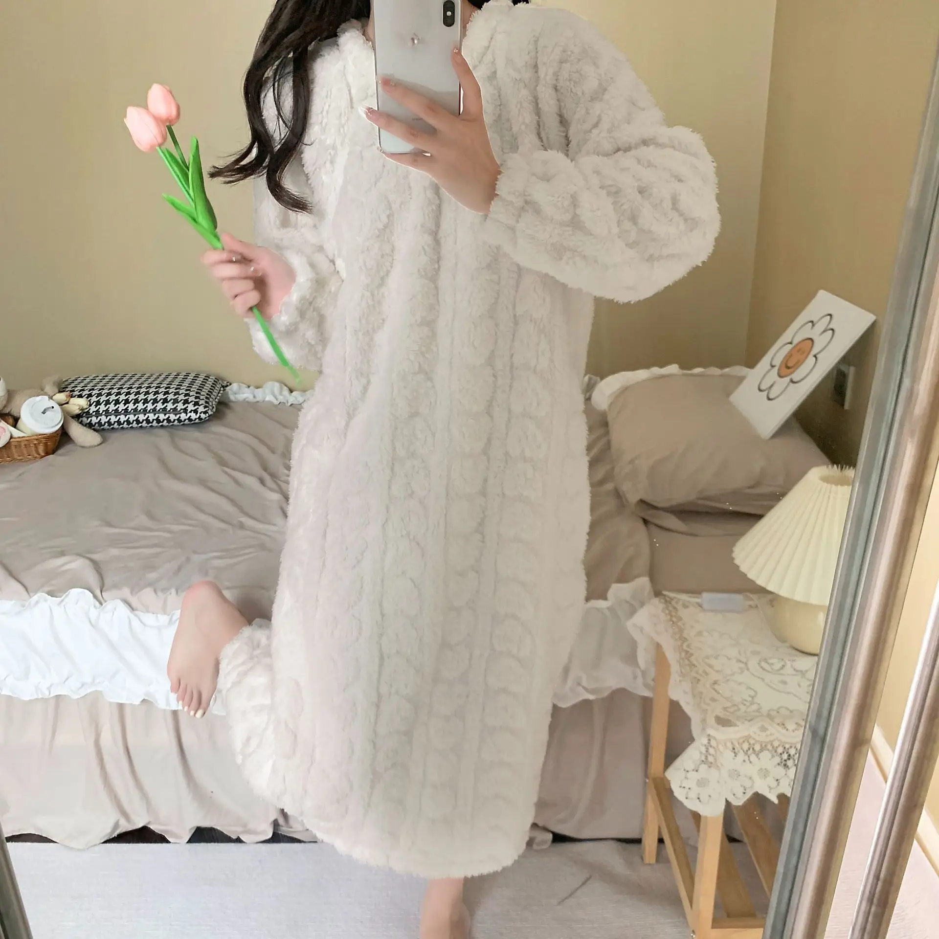 Sweet Cute Nightgown Autumn Winter Sleepwear Girls Flannel Long Sleeved Mid Length Nightdress Loose Casual Coral Fleece Homewear