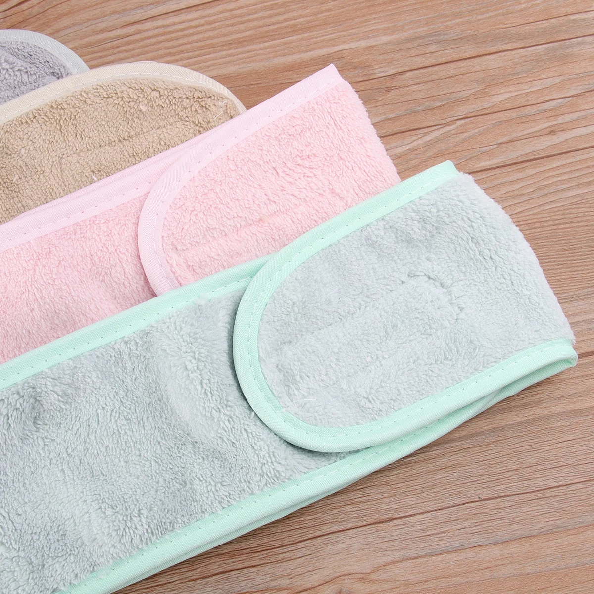 

4Pcs Yoga Headbands Women's Soft Adjustable Hair Band for Spa Facial Mask Application Exercise Sweatproof Secure Hold Design