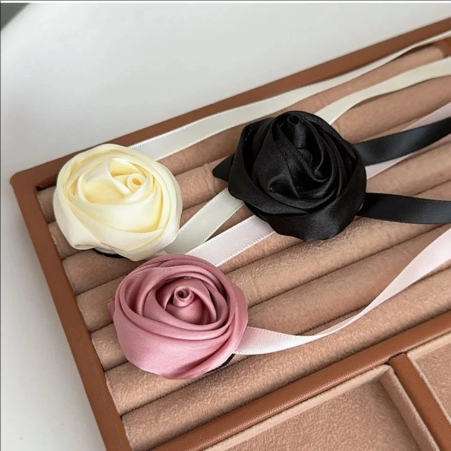 Spring New Fabric Flower Rose  - Art And Craft Hair 评论和价格