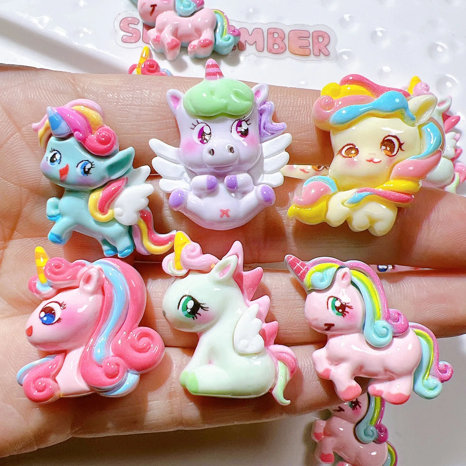 10 Stück Harz-Figuren, niedliche, bunt bemalte Cartoon-Tier-Einhörner, Pferde, flache Steinfiguren für Scrapbooking, DIY-Dekoration, Bastelarbeiten