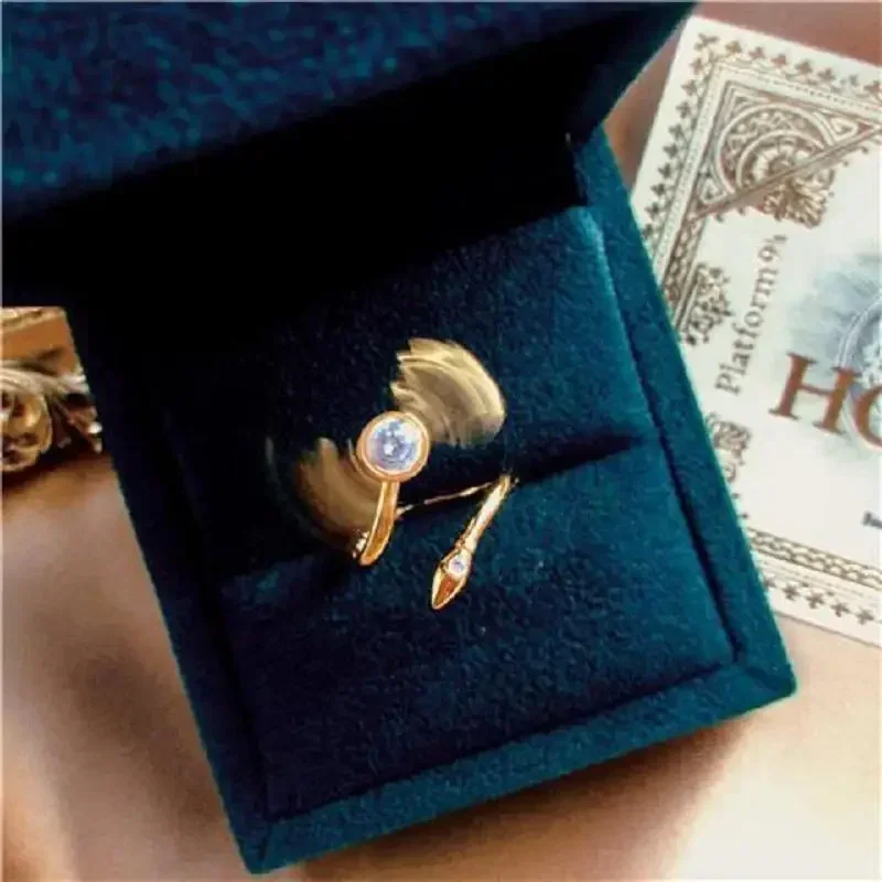 Anel Snitch Banhado a Ouro, Acessório de Cosplay Derivado de Harry Potter, Giratório, com Pequenas Asas, para Fãs, Joias Femininas, Presentes