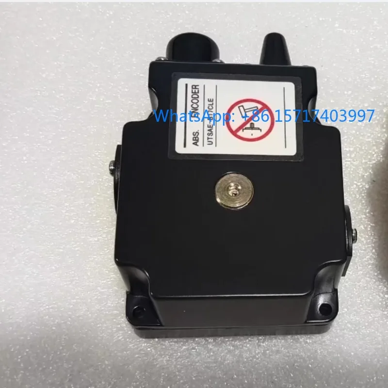 

Энкодер UTSAE-B17CLE для использования с SGMRS-37A2A-YRA1