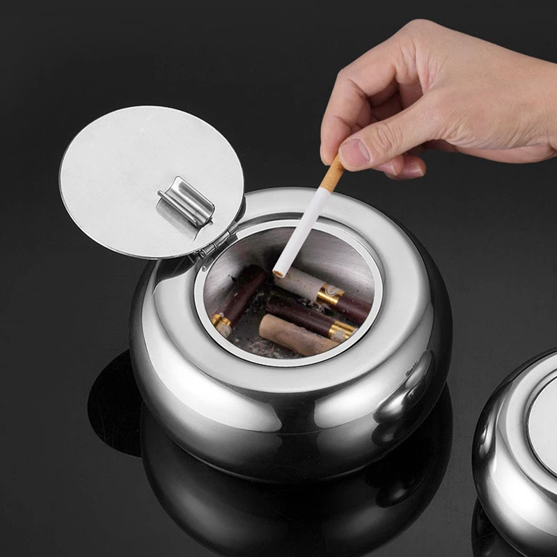 منفضة سجائر من الفولاذ المقاوم للصدأ بتصميم مقاوم للرياح، مسند سيجارة آمن، حواف ناعمة لشرفة الفناء الخارجية والاستخدام المنزلي