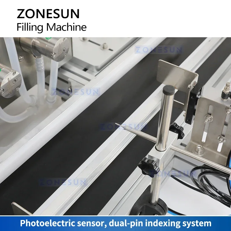 

ZONESUN ZS-DTMP4D Automatic Diving Nozzles Liquid Filling Machine Tabletop Conveyor for Essential Oil Juice Drinks