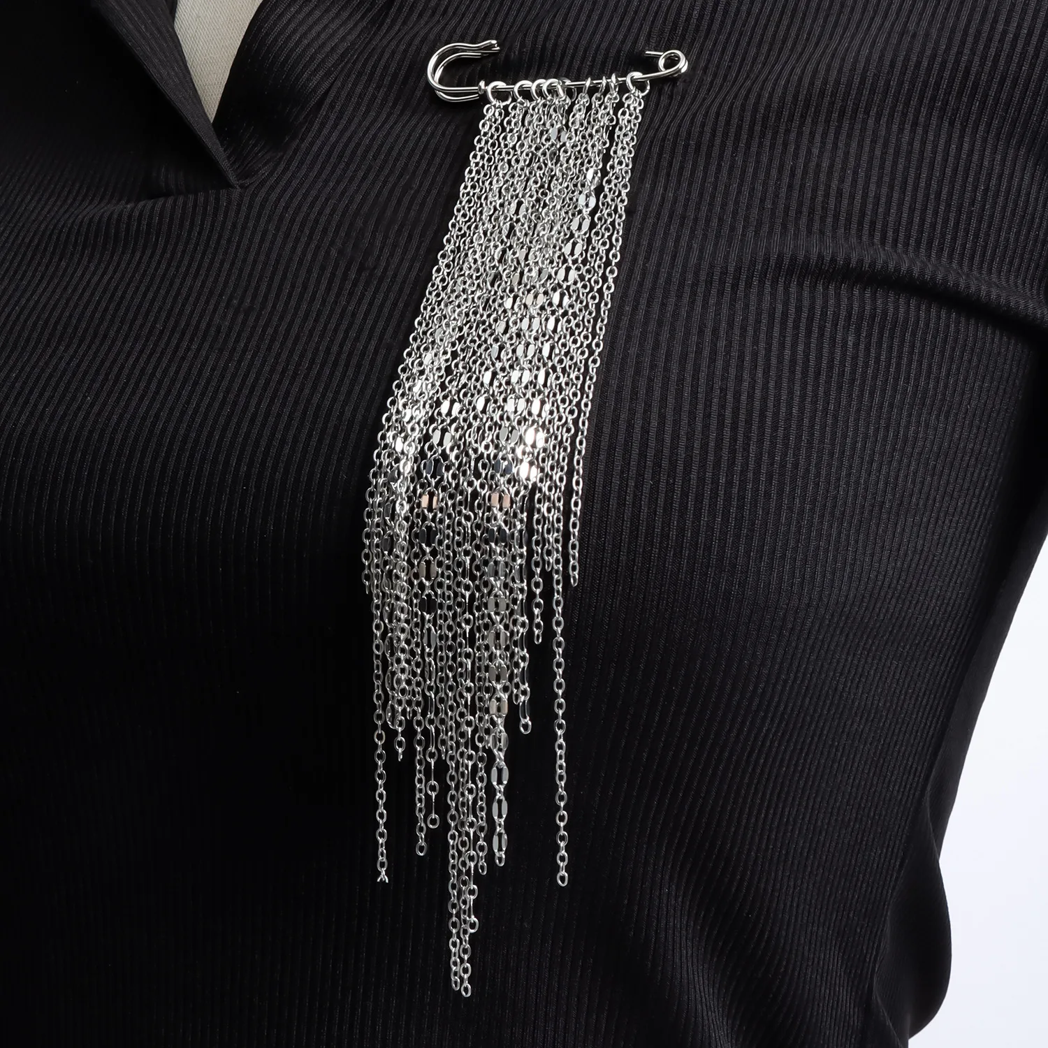 Fashion Exaggerated Metal Chain Tassel Chain Pin Brooch For Women New Cool Suit Shirt Charm Fixed Needle Accessories Jewelry