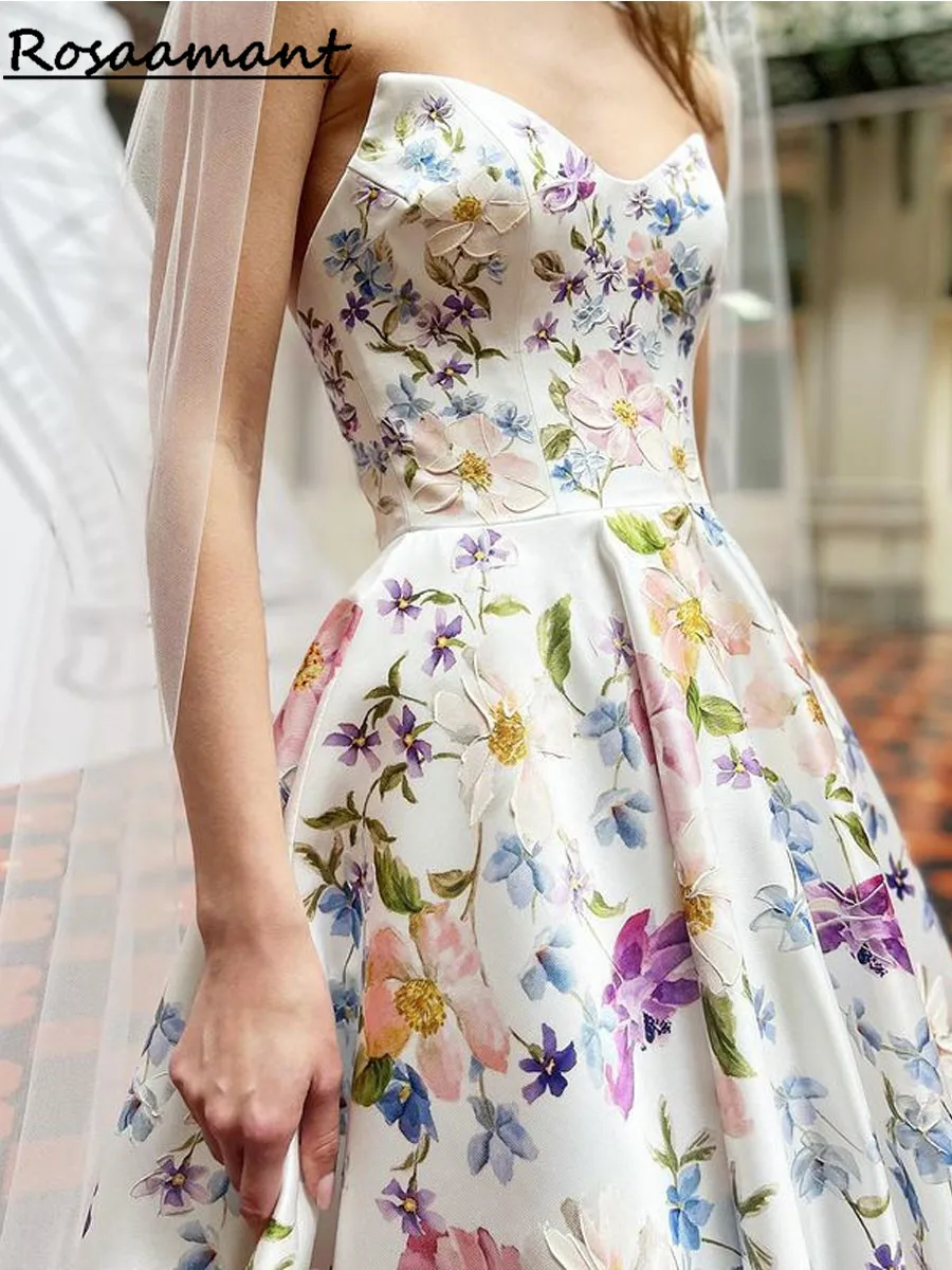 プリントフラワーウェディングドレス恋人ブライダルガウン花嫁のためのローブ・デ・マリエビーチスイープトレイン女性用