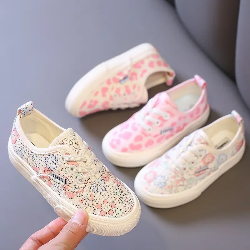 Cute Flower Design Girl Canvas Slip-on Shoes Round Toe Non Slip Kids Outdoor Comfortable Breathable Casual Soft Sole Shoes